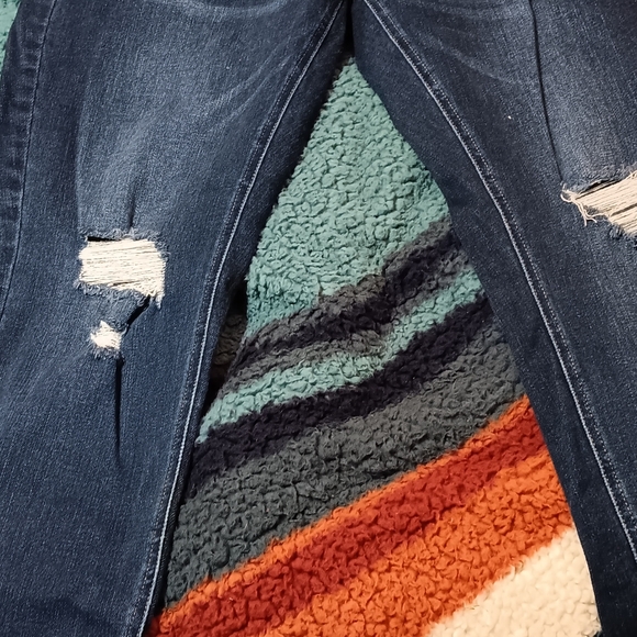 Distressed jeans - Picture 2 of 2